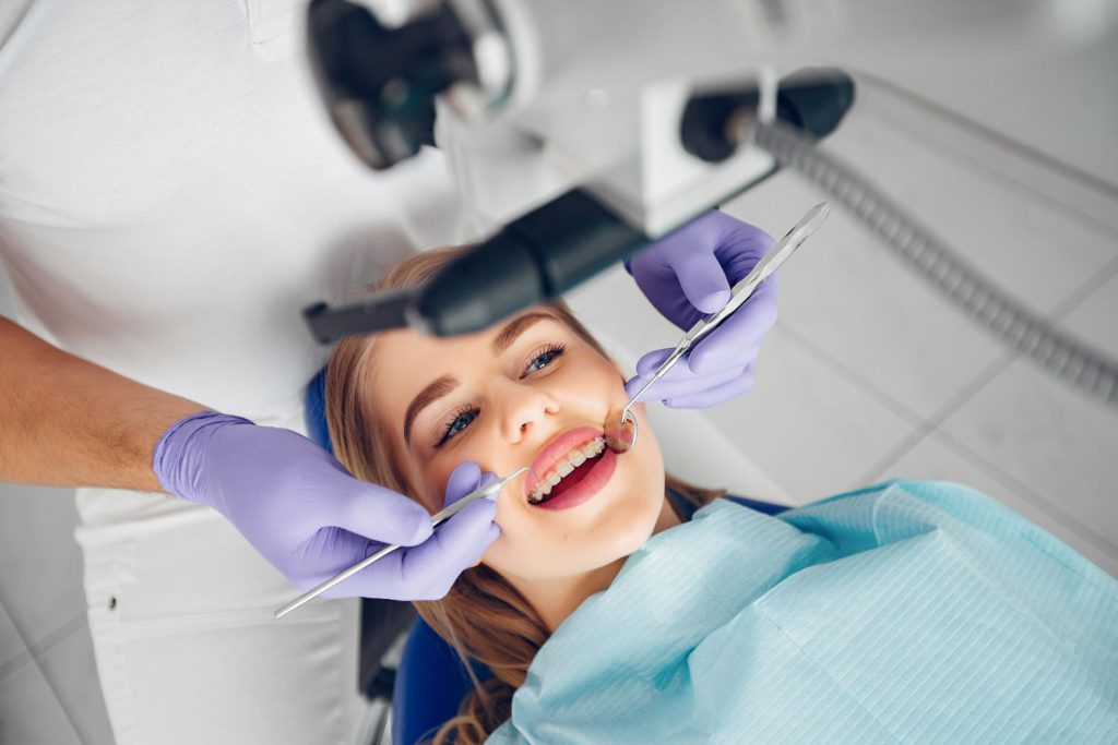 W dzisiejszych czasach, kiedy tak wiele się mówi o stomatologii estetycznej, trudno jest zdecydować się na jednego dentystę