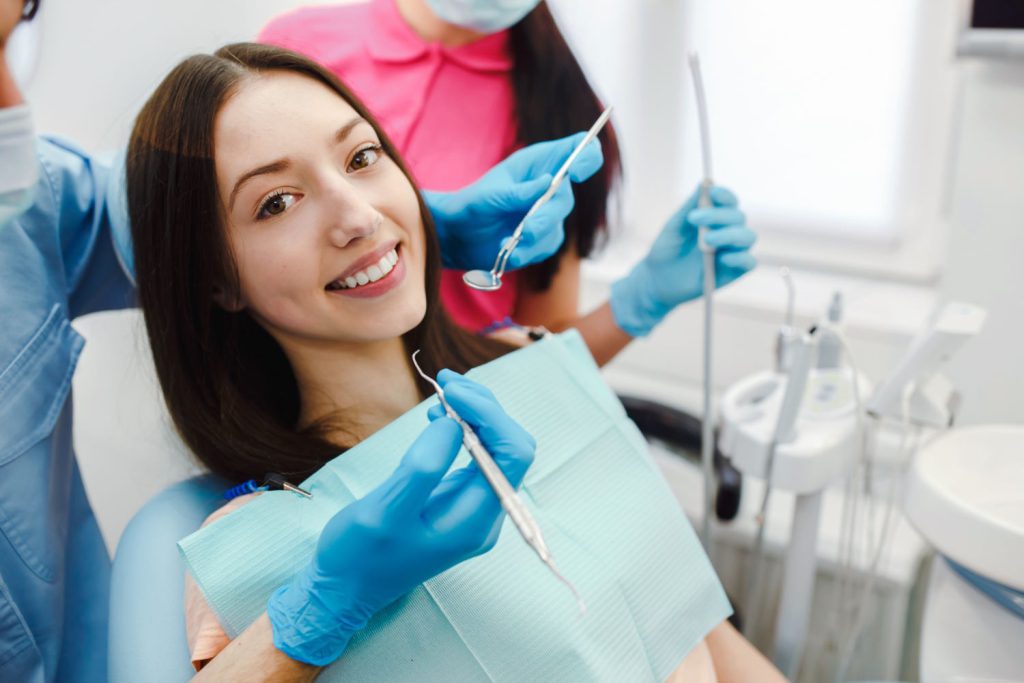 W dzisiejszych czasach, kiedy tak wiele się mówi o stomatologii estetycznej, trudno jest zdecydować się na jednego dentystę