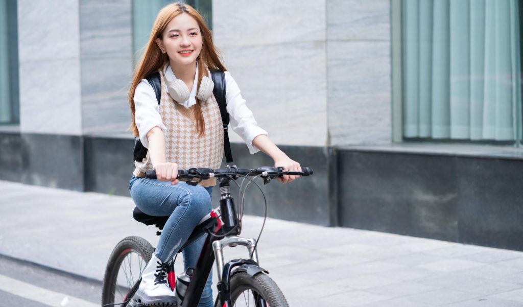 Rower to nie tylko środek transportu, ale także sposób na aktywne spędzanie czasu wolnego i dbanie o zdrowie
