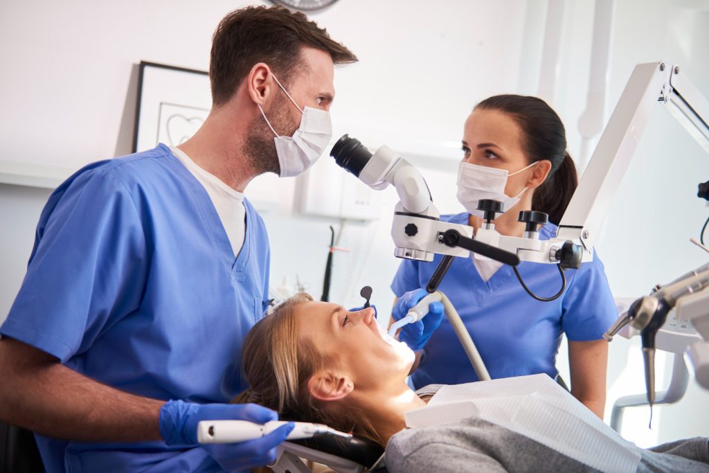 W dzisiejszych czasach stomatologia staje się coraz bardziej zaawansowaną dziedziną medycyny