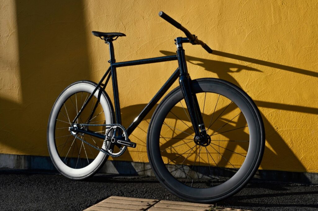 Wybór odpowiedniego ubezpieczenia rowerowego wymaga rozważenia kilku czynników.